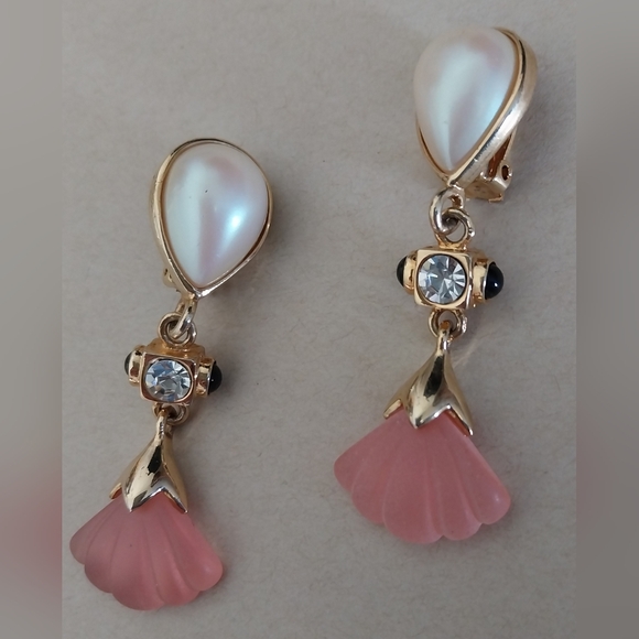 Richelieu Jewelry - Richelueu Gold and Pink Drop Clips
